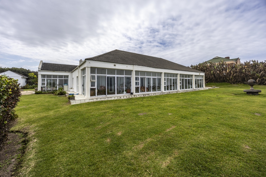 5 Bedroom Property for Sale in Gonubie Eastern Cape